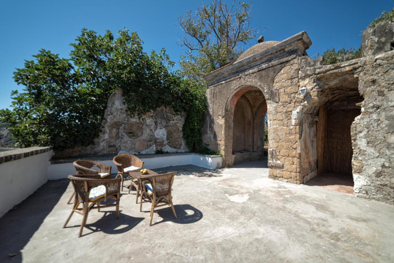 La Poetica In Villa Eldorado Procida Exterior photo